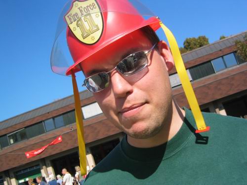 Helmpflicht bei der Feuerwehr Erlangen - Auch fr Rippenspreizer!